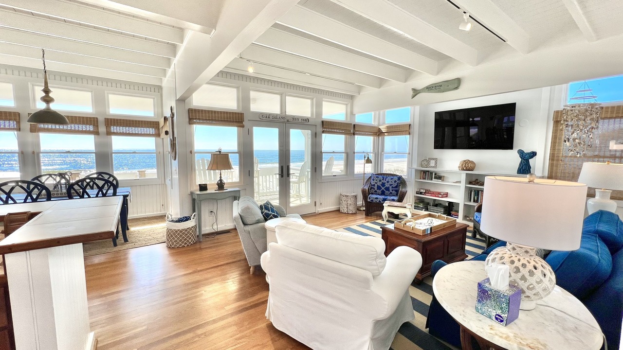 Photo of Livingroom in Oak Island