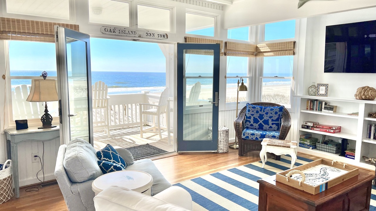 Photo of Livingroom in Oak Island