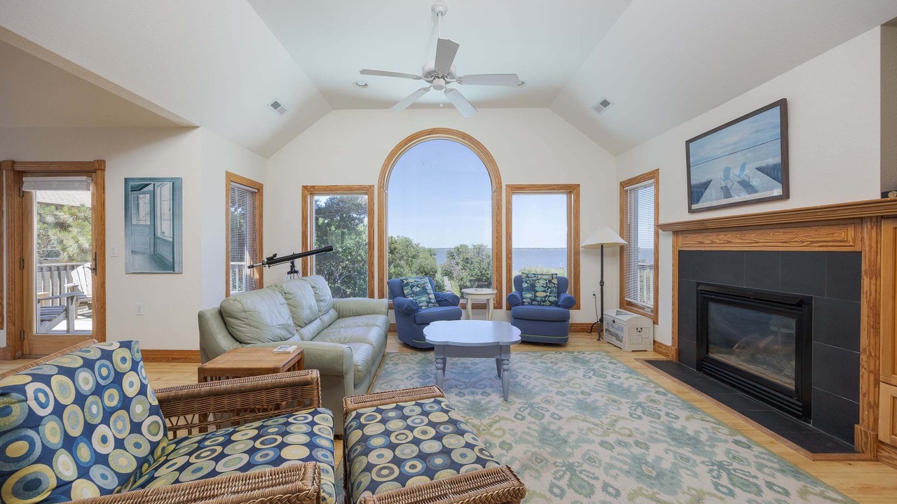 Photo of Livingroom in Monteray Shores