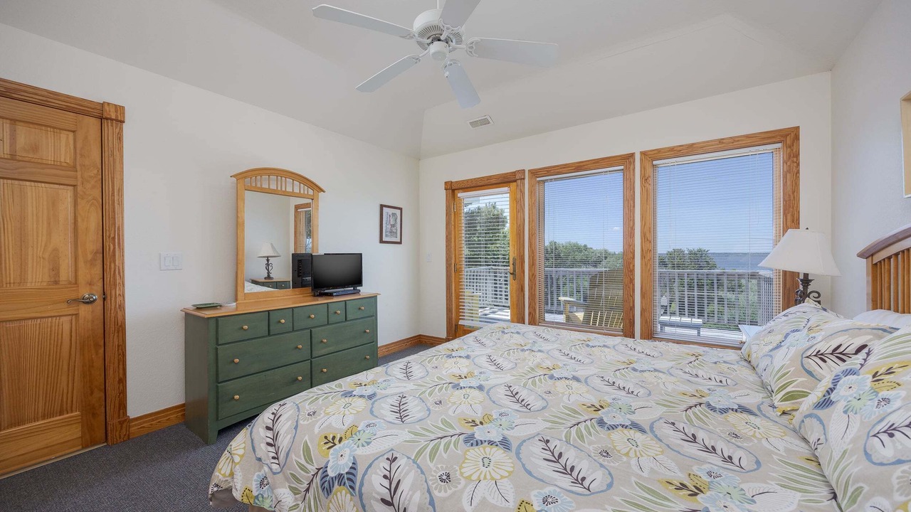 Photo of Bedroom in Monteray Shores