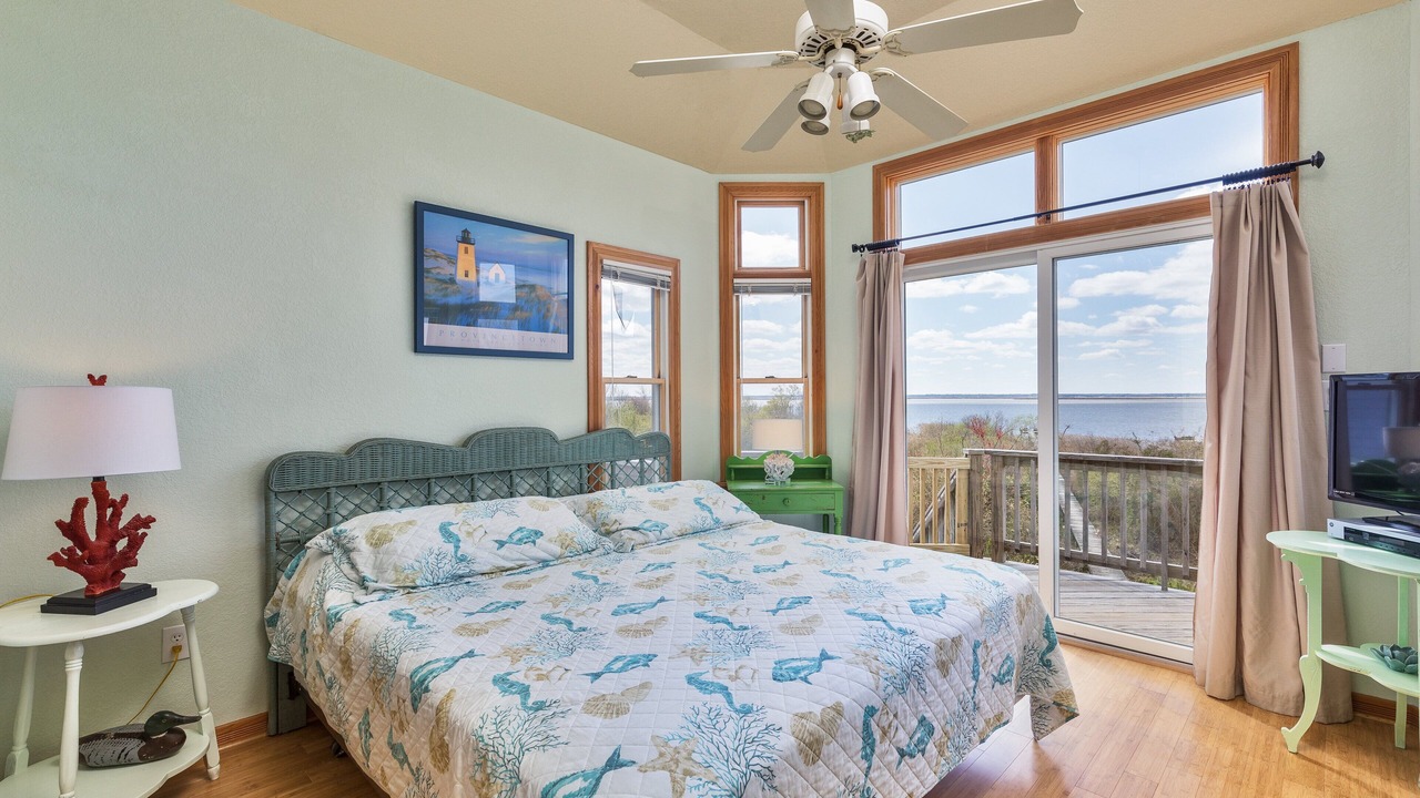 Photo of Bedroom in Monteray Shores