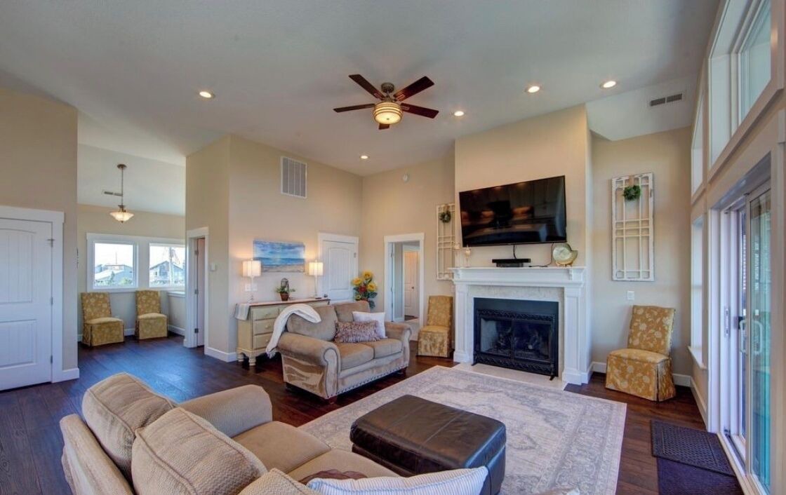 Photo of Livingroom in Farrow Shores