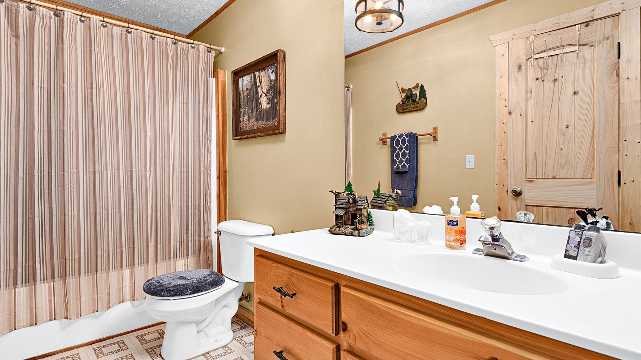 Photo of Bathroom in Maggie Valley