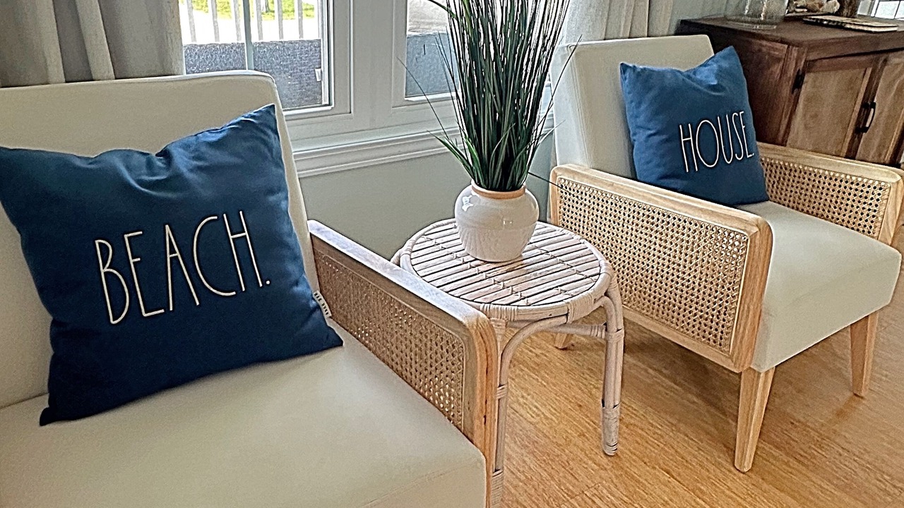 Photo of Livingroom in Wilmington Beach