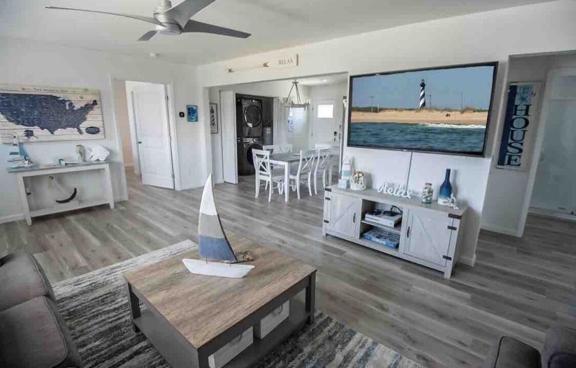 Photo of Livingroom in Avon
