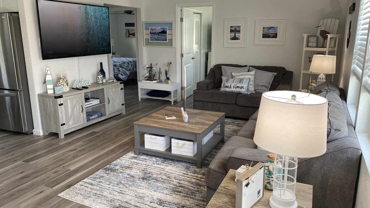 Photo of Livingroom in Avon