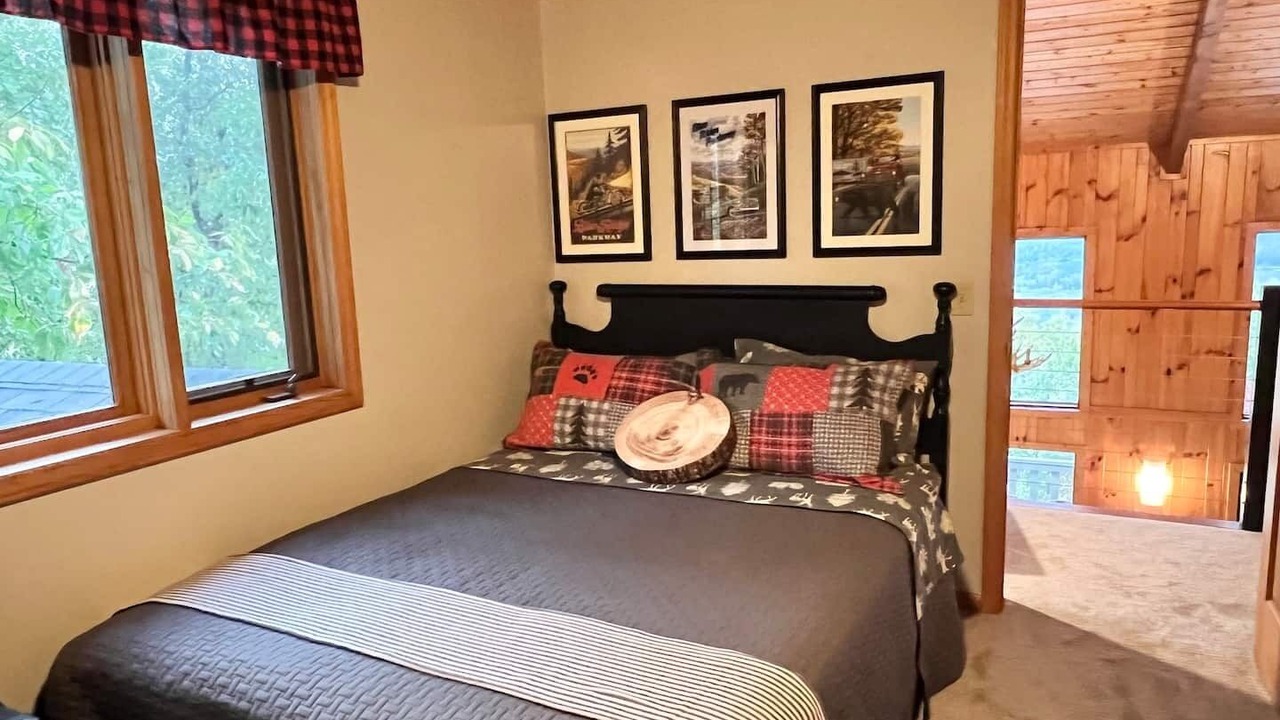 Photo of Bedroom in Traphill