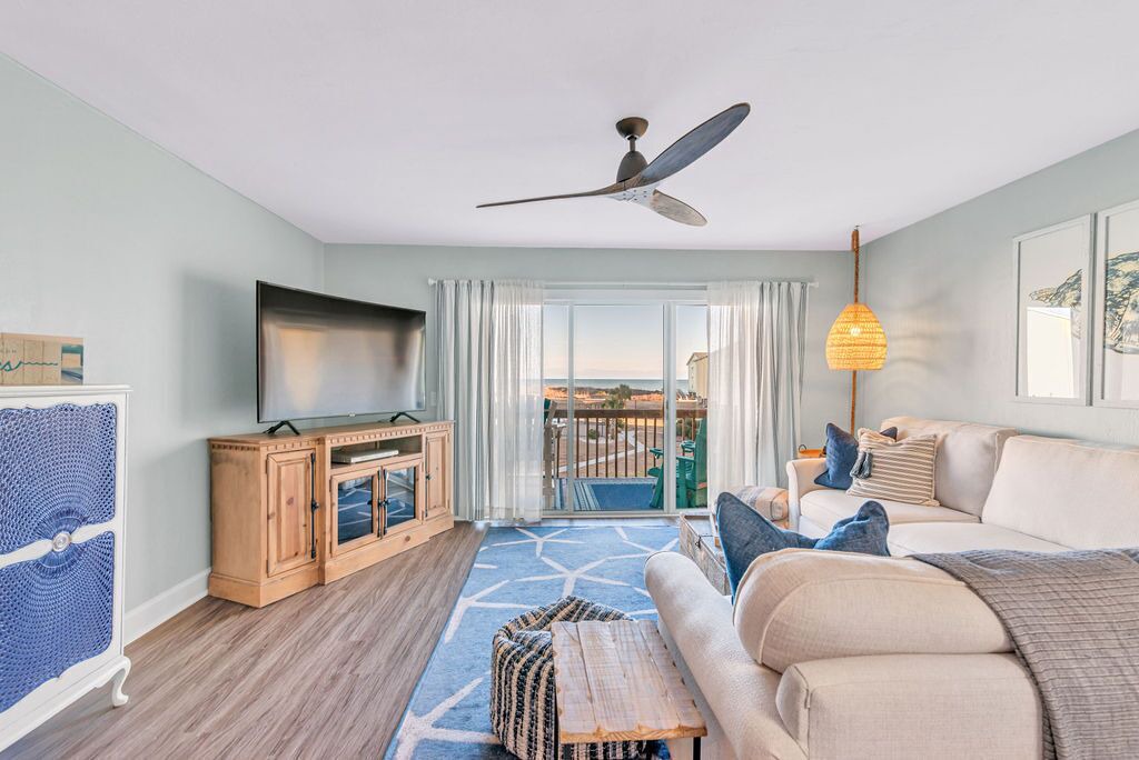 Photo of Livingroom in Surf City