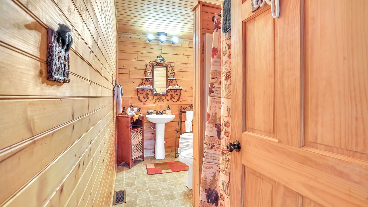 Photo of Bathroom in Pipestem