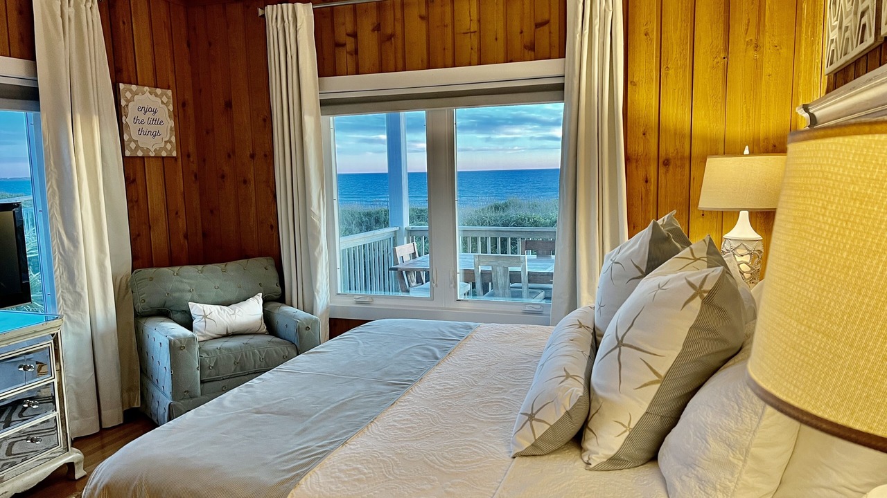 Photo of Bedroom in Caswell Beach