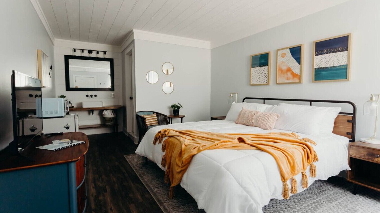 Photo of Bedroom in Byrdstown