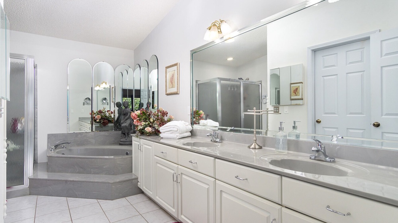 Photo of Bathroom in Sunset Cove