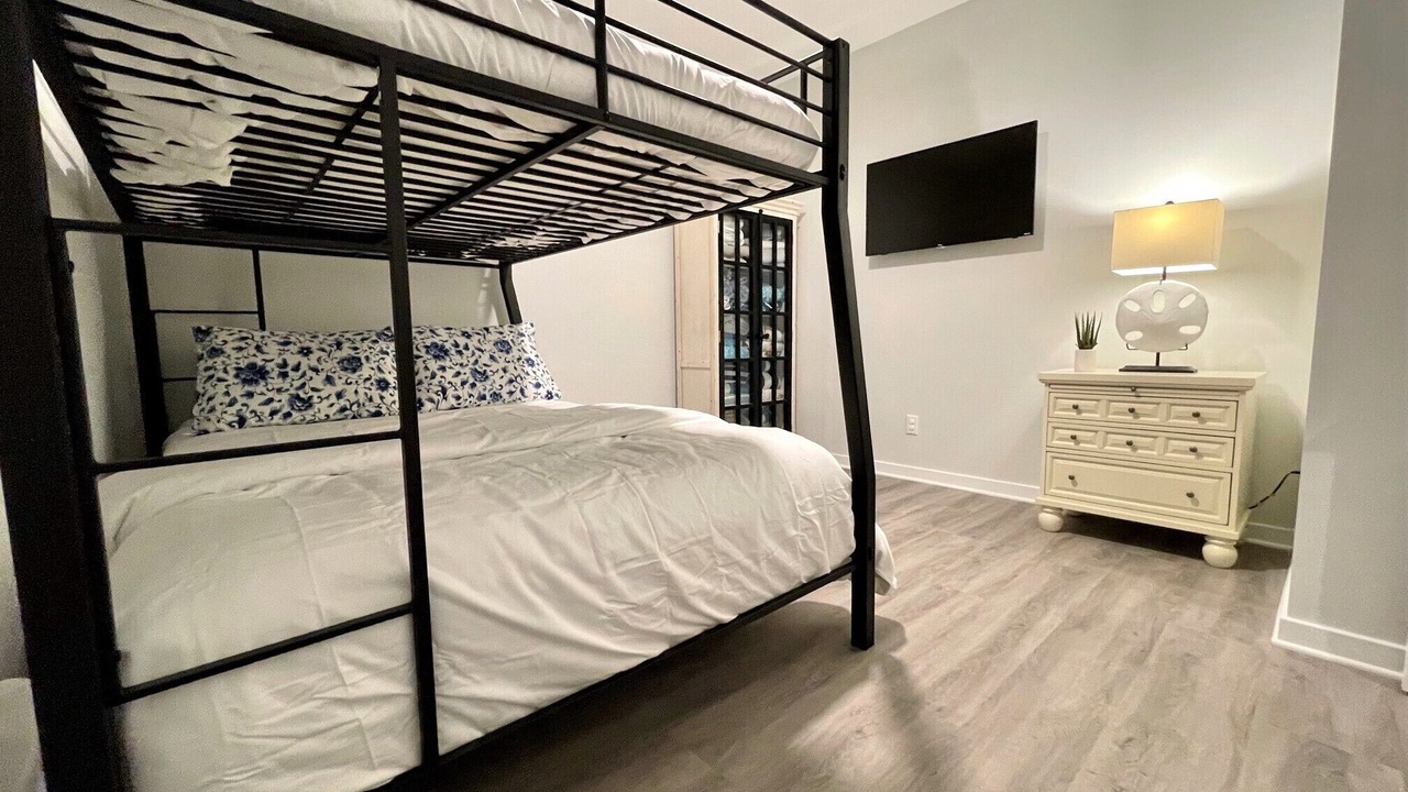 Photo of Bedroom in North Carolina Coast