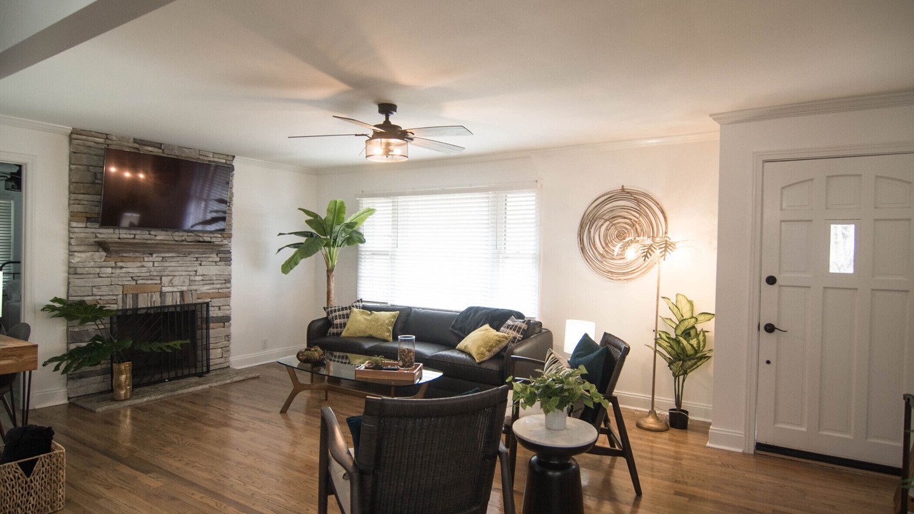 Photo of Livingroom in Travelers Rest
