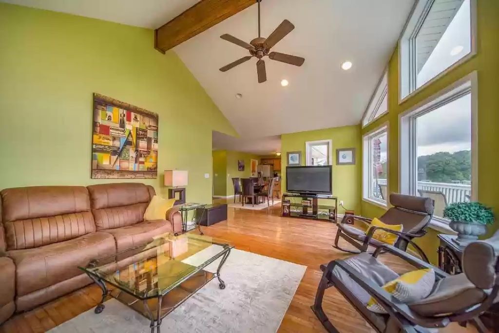 Photo of Livingroom in Goodview
