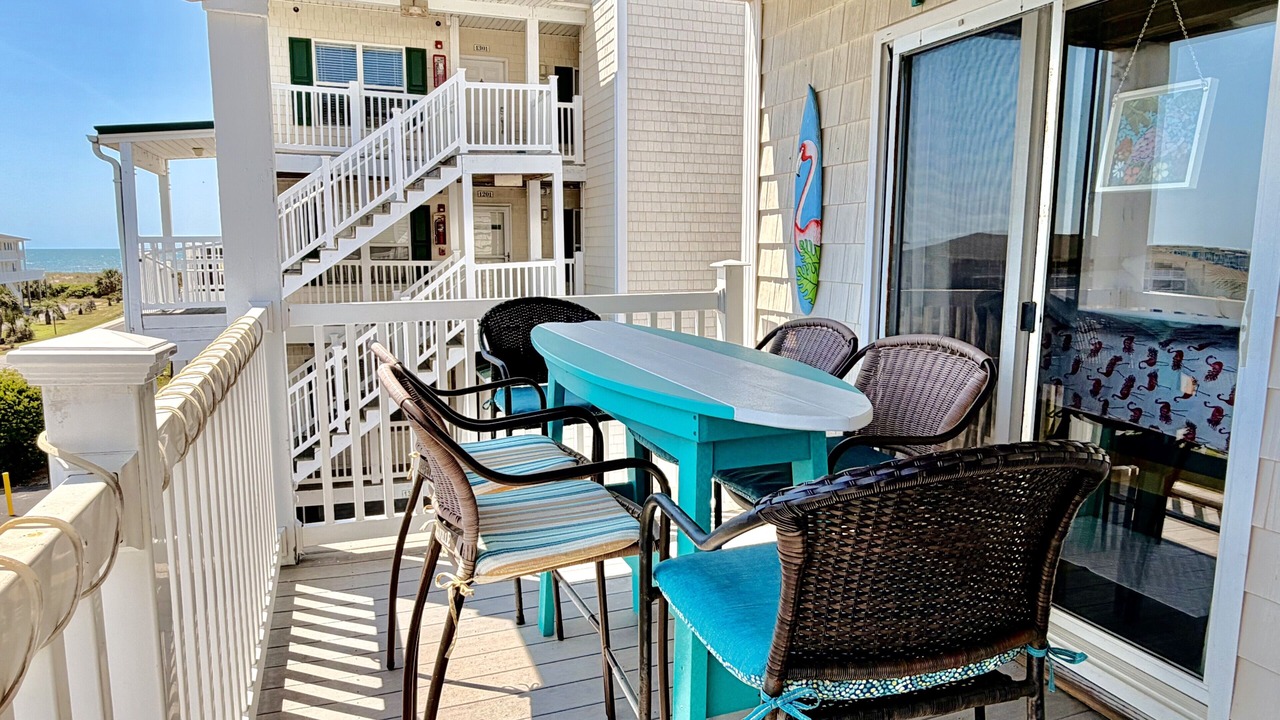 Photo of Patio Balcony in Tranquil Harbour