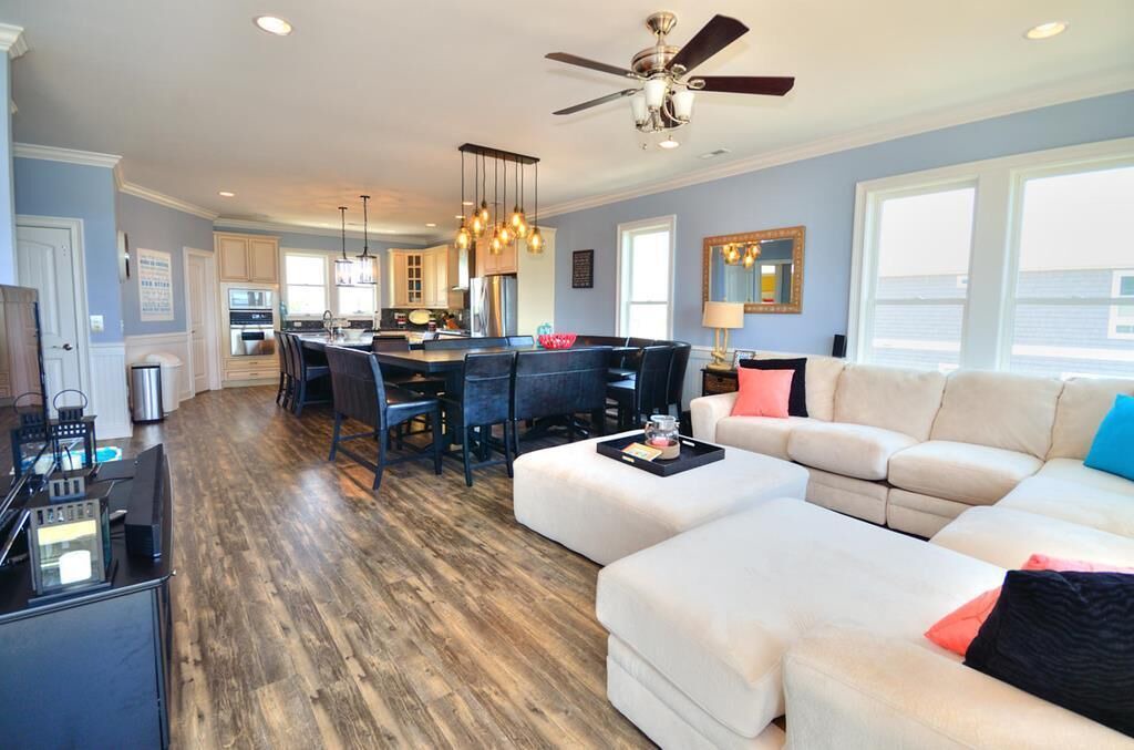 Photo of Livingroom in Oak Island