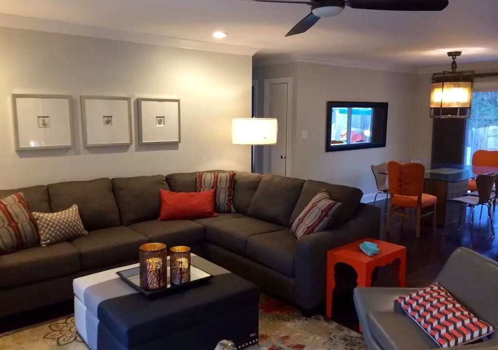 Photo of Livingroom in Chapel Hill