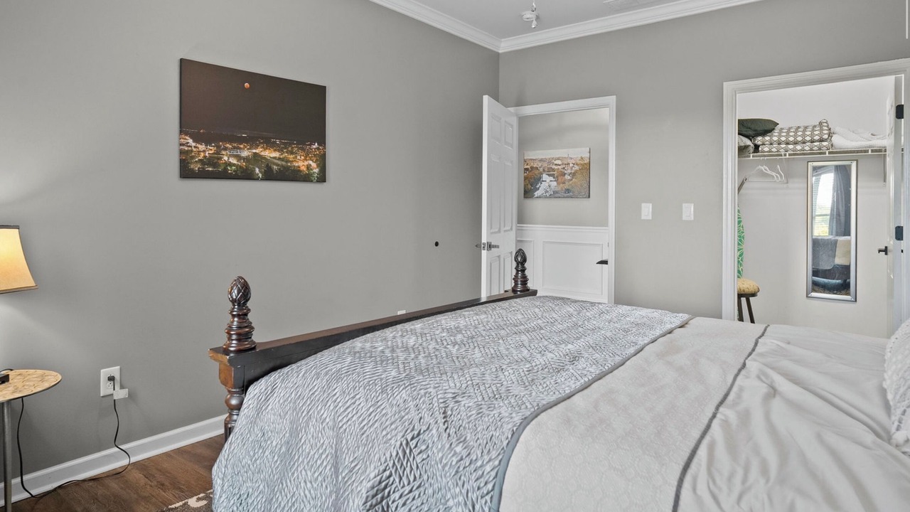 Photo of Bedroom in Frankfort