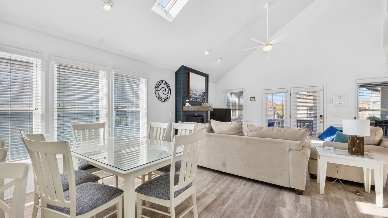 Photo of Livingroom in Sunset Beach