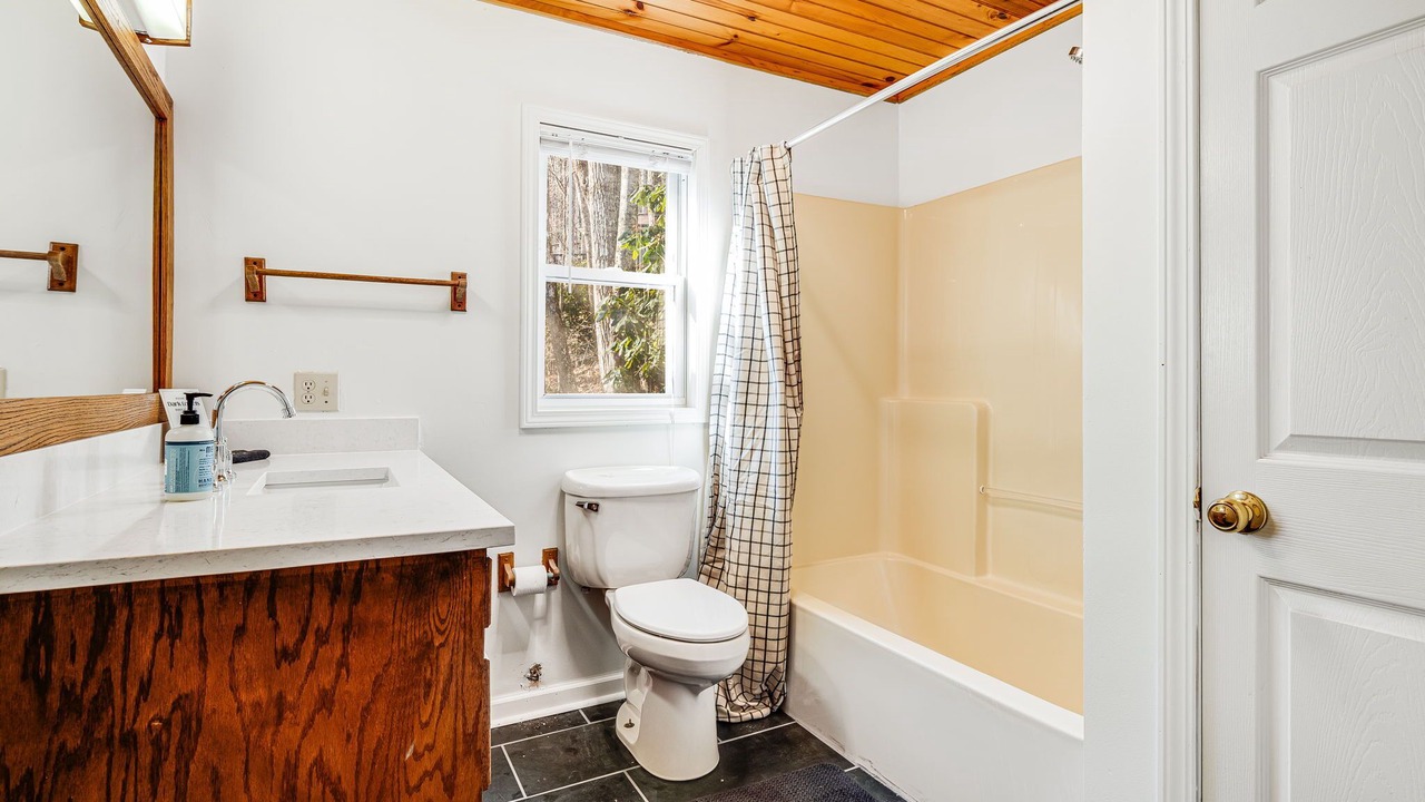 Photo of Bathroom in Maggie Valley