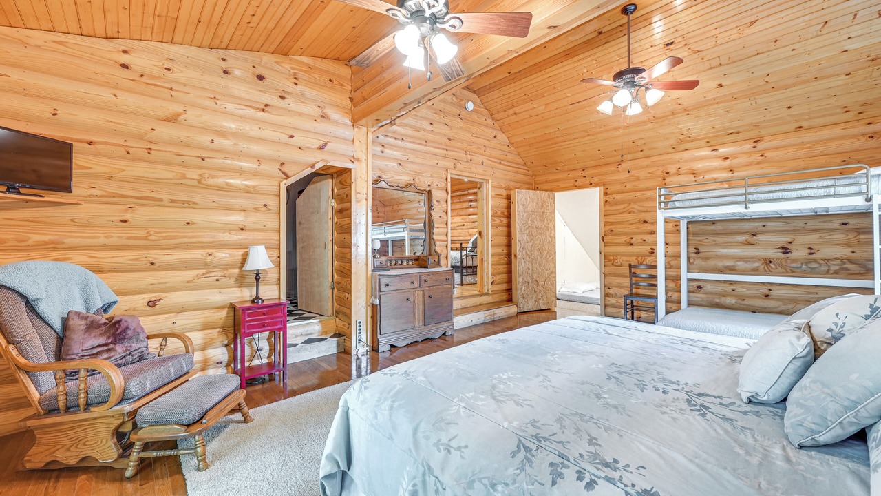 Photo of Bedroom in Sloans Valley