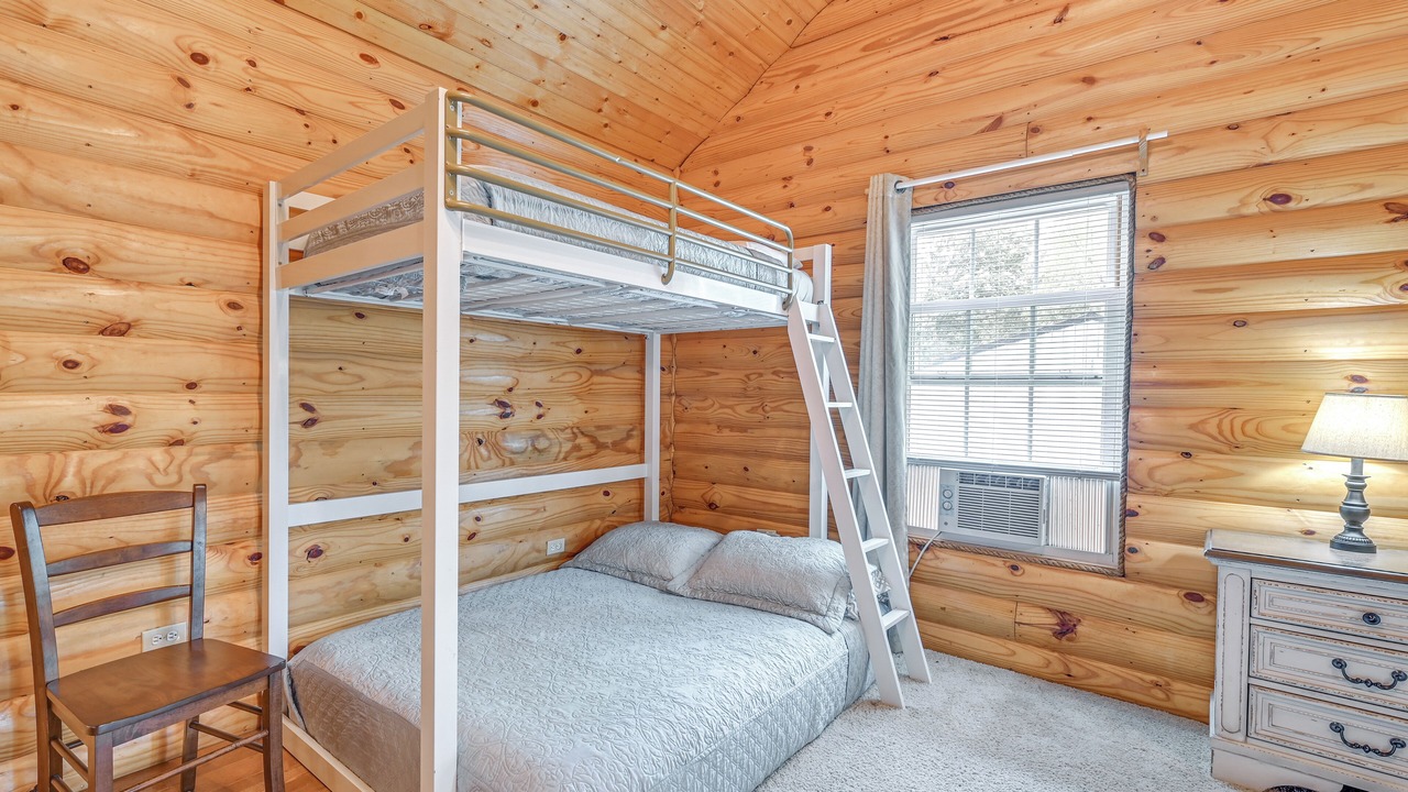 Photo of Bedroom in Sloans Valley