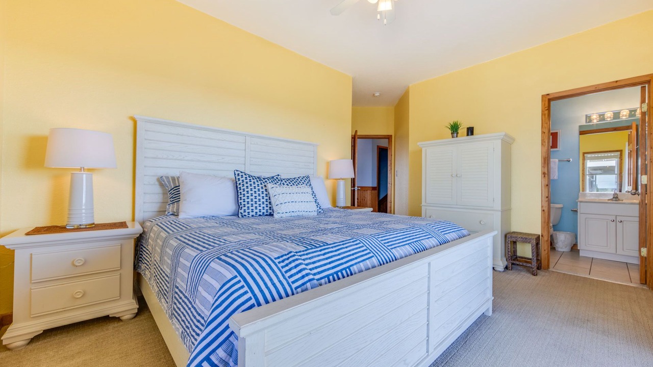Photo of Bedroom in Wind Over Waves