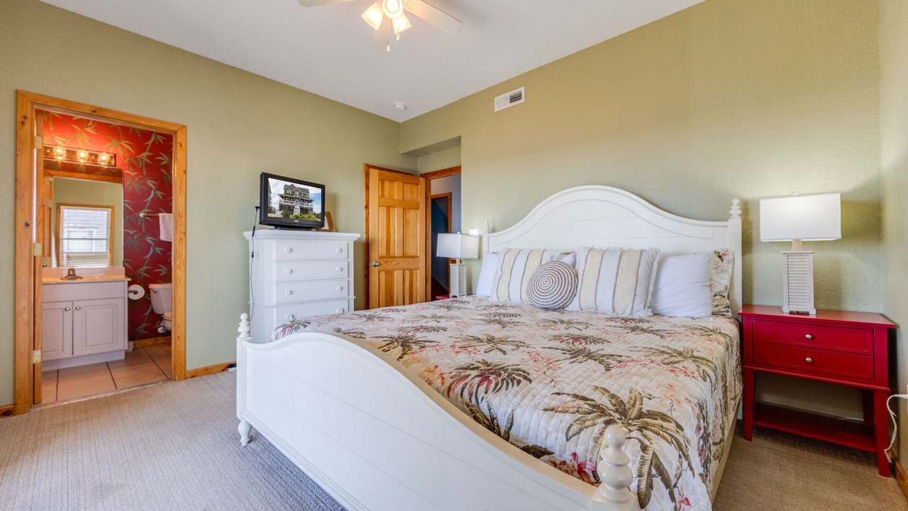 Photo of Bedroom in Wind Over Waves