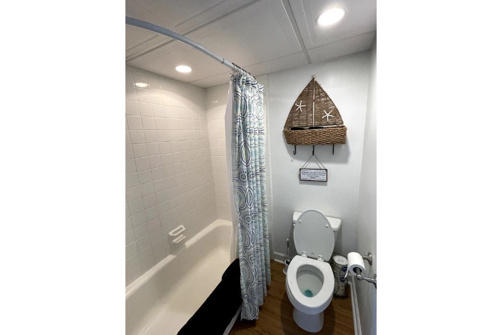 Photo of Bathroom in Airlie