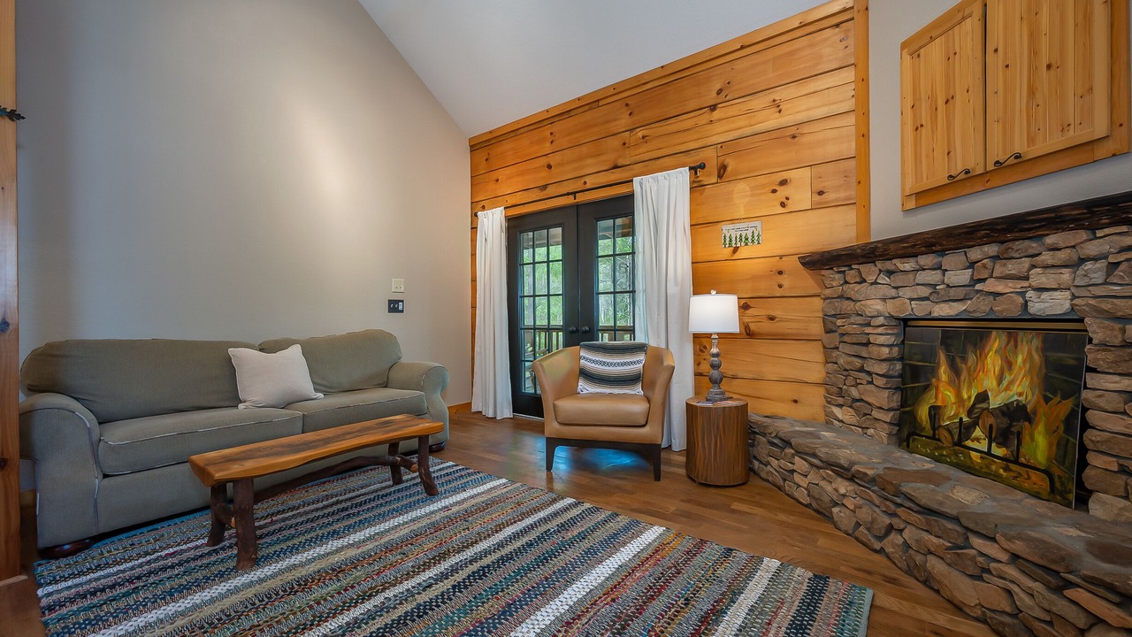 Photo of Bedroom in Hendersonville