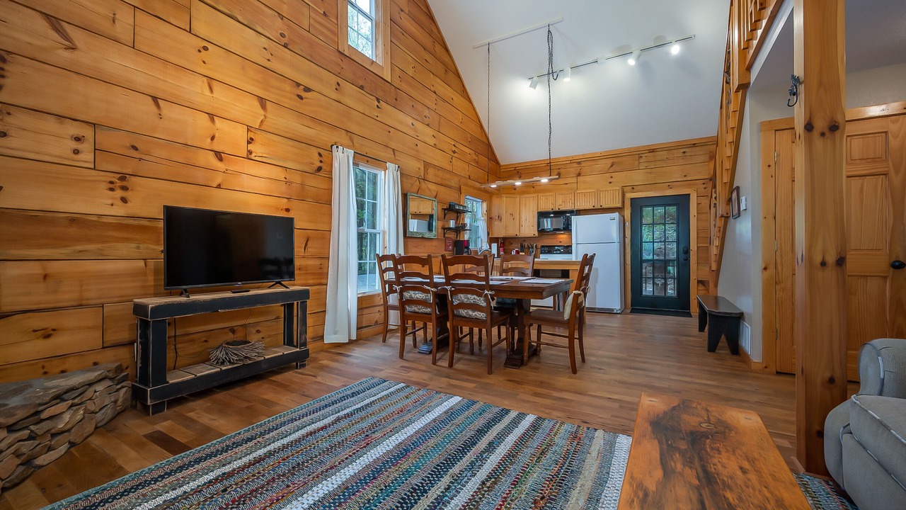 Photo of Bedroom in Hendersonville