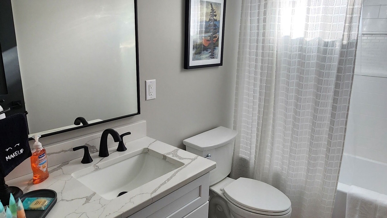 Photo of Bathroom in Sunset