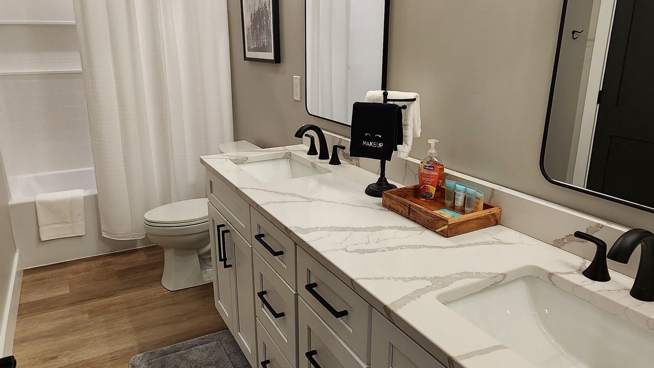 Photo of Bathroom in Sunset