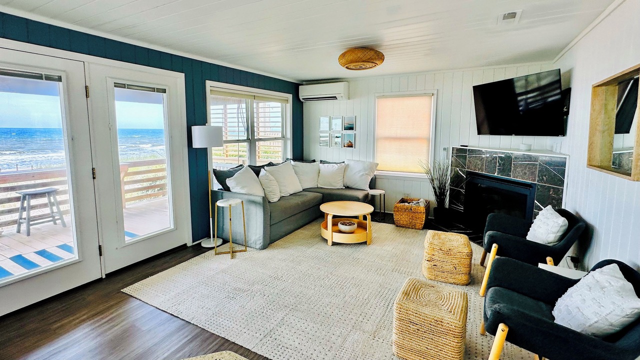 Photo of Livingroom in Oak Island