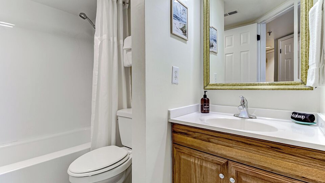 Photo of Bathroom in Wrightsville Beach