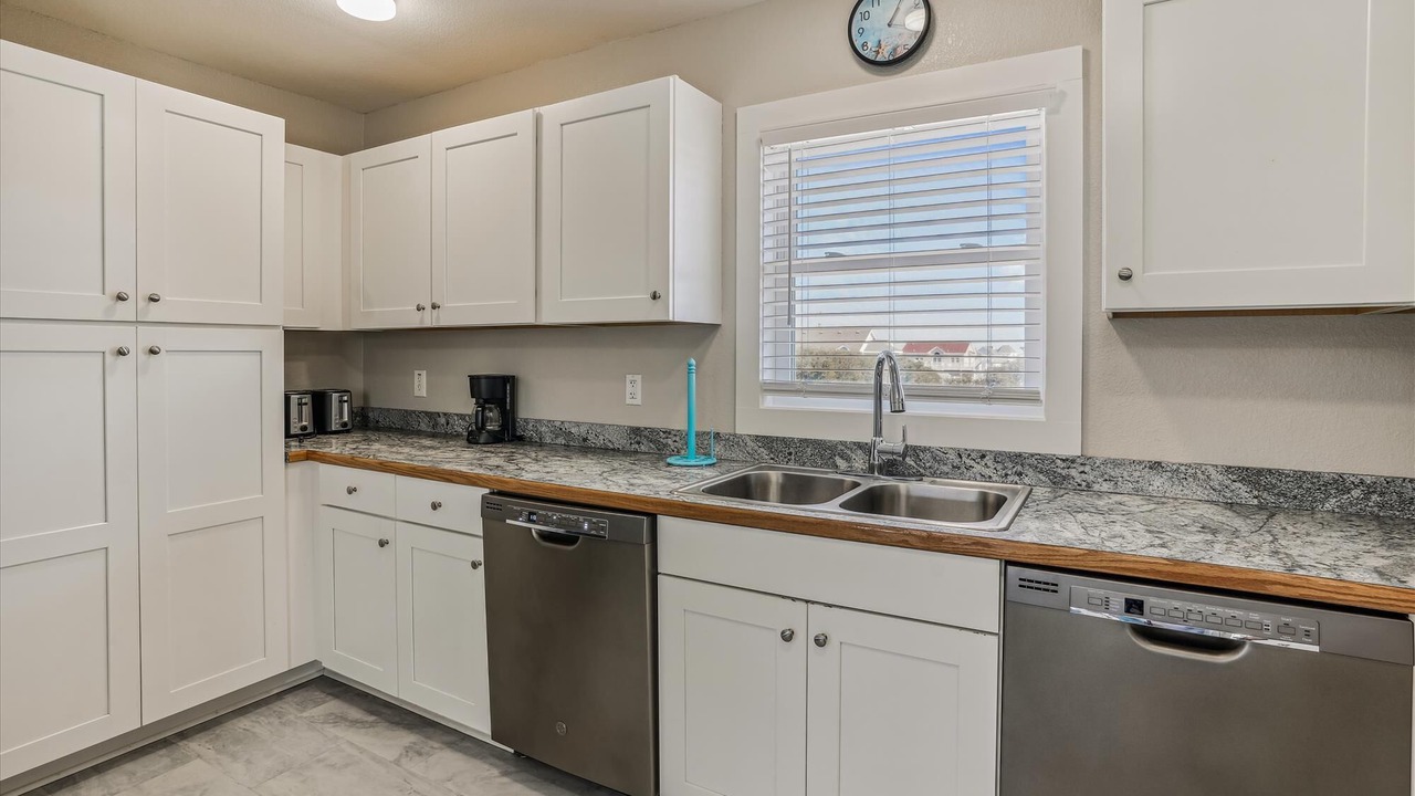 Photo of Kitchen in Whalehead Beach