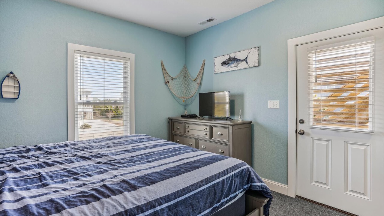 Photo of Bedroom in Whalehead Beach