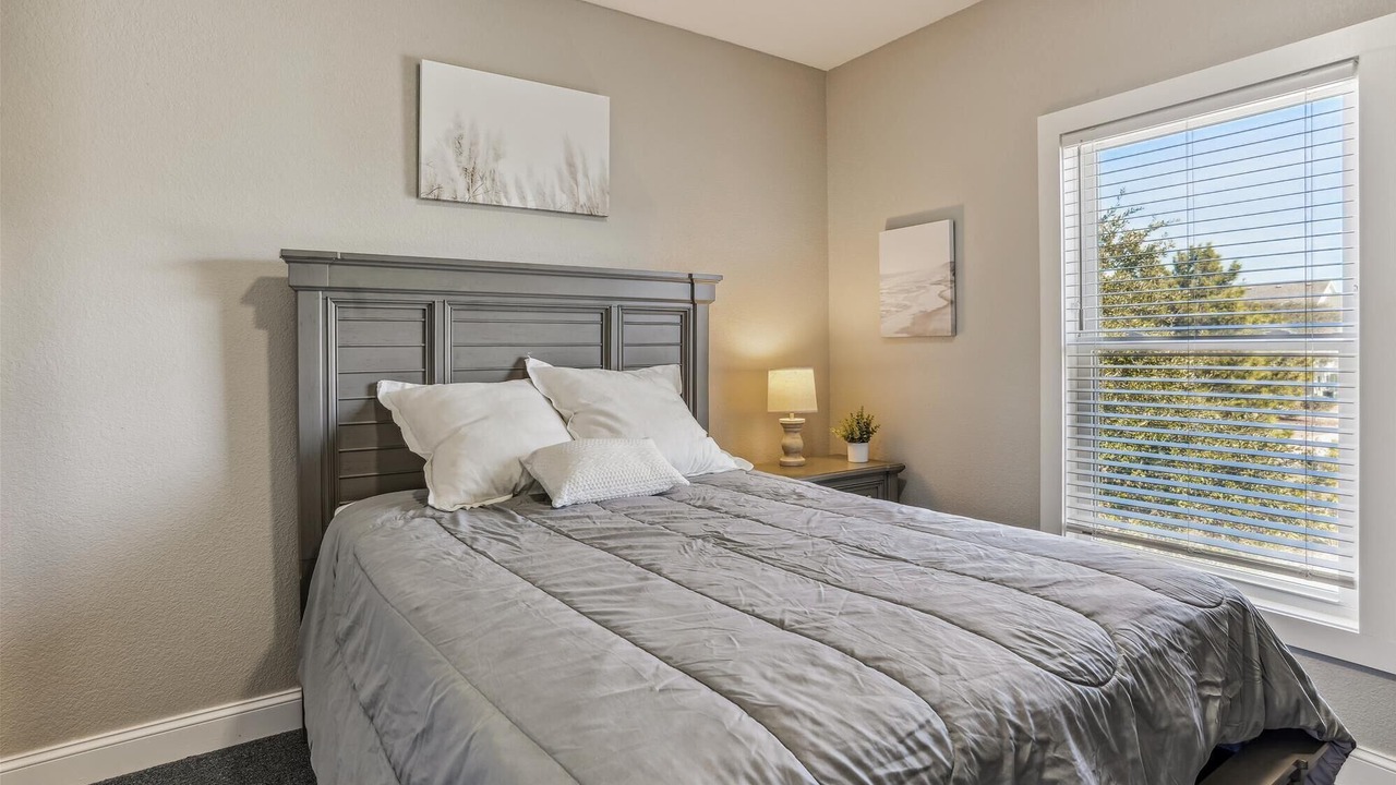 Photo of Bedroom in Whalehead Beach