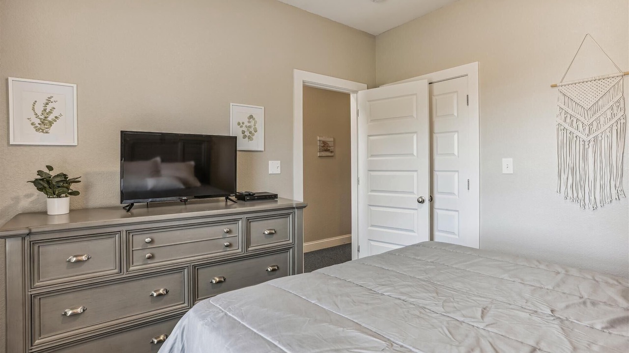 Photo of Bedroom in Whalehead Beach