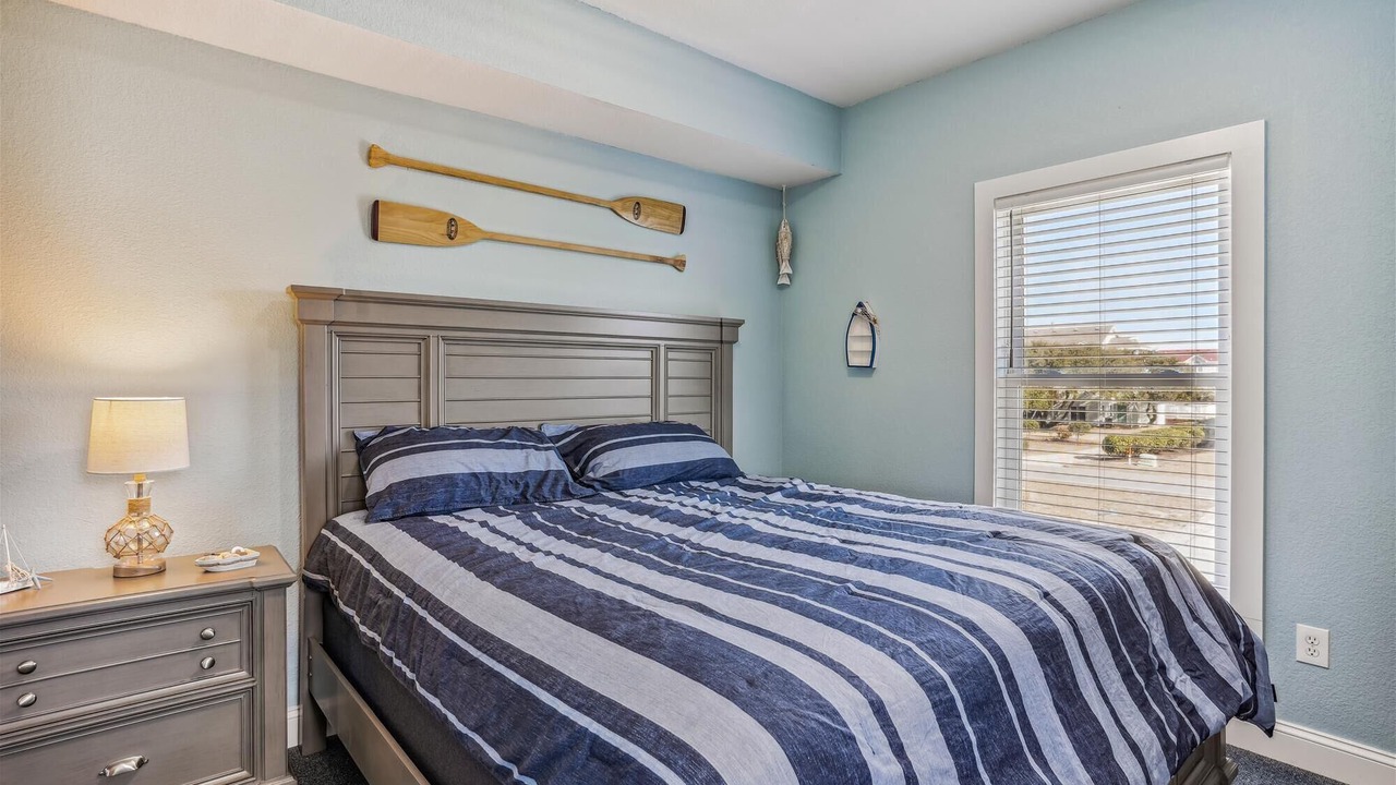 Photo of Bedroom in Whalehead Beach