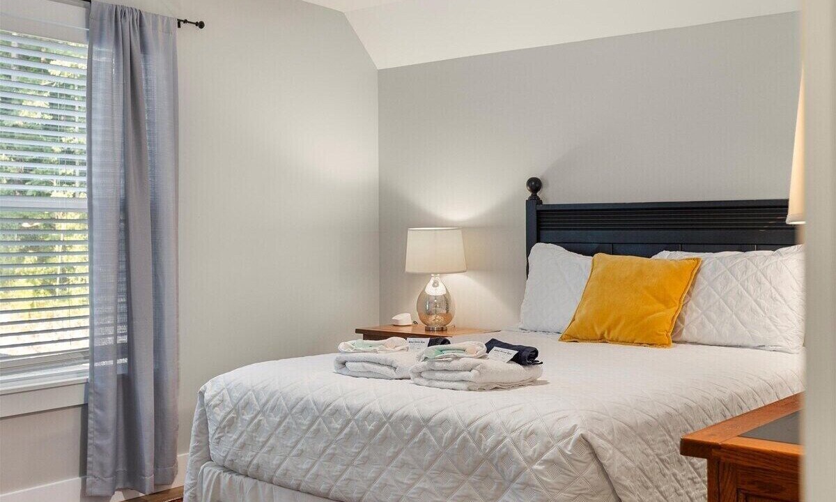 Photo of Bedroom in Chattanooga Valley