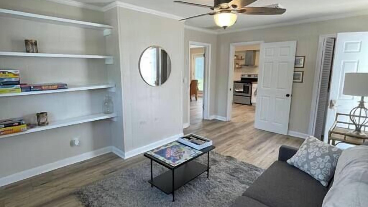 Photo of Livingroom in Bayview