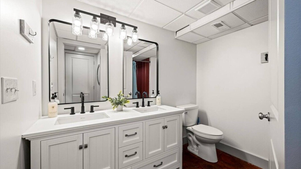 Photo of Bathroom in Horse Shoe