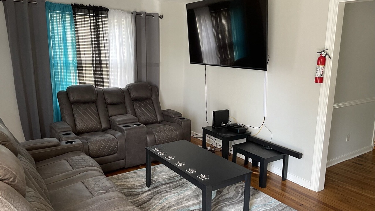 Photo of Livingroom in Highland Springs