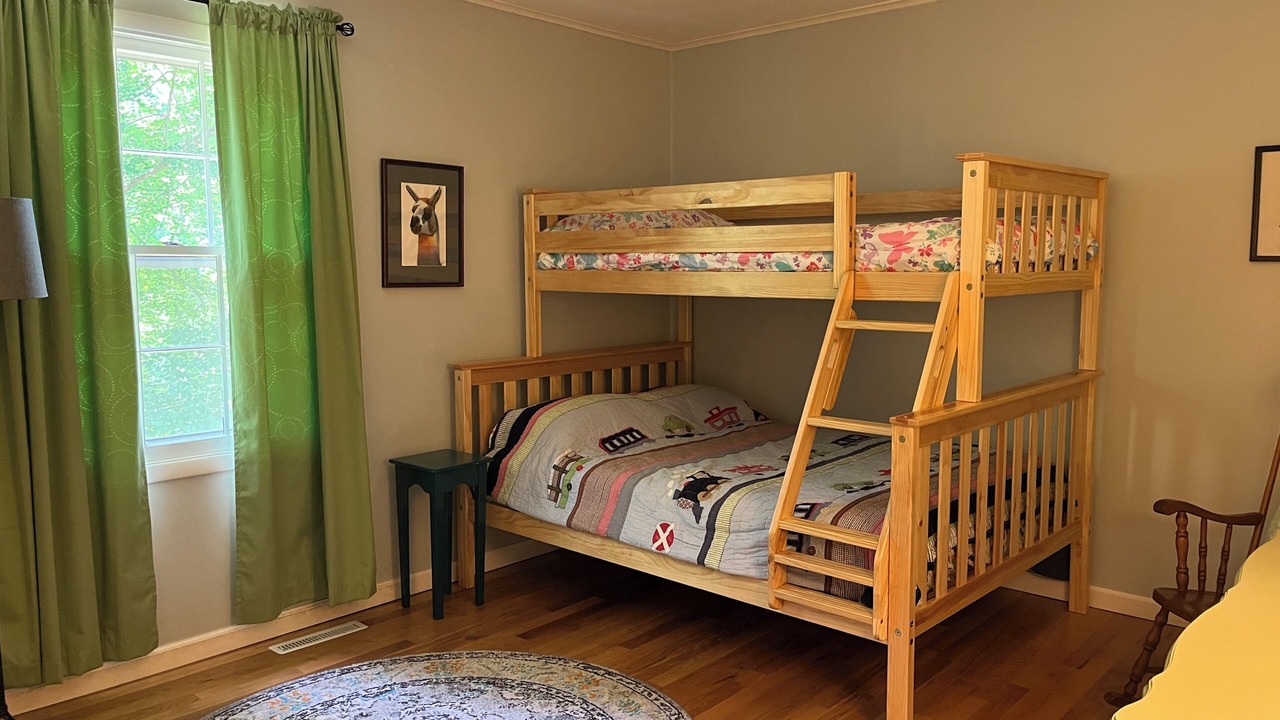 Photo of Bedroom in Hardy