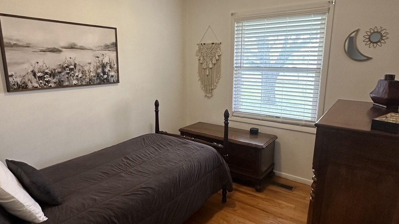 Photo of Bedroom in Guntersville