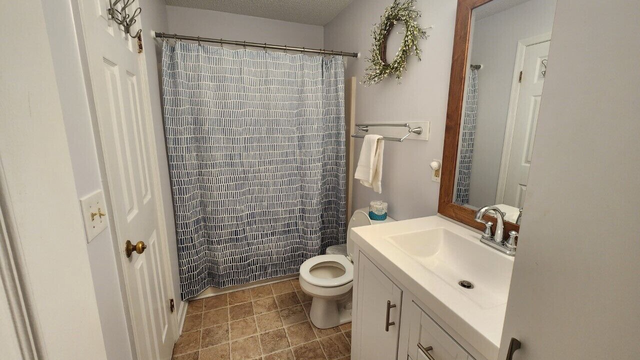 Photo of Bathroom in Manteo