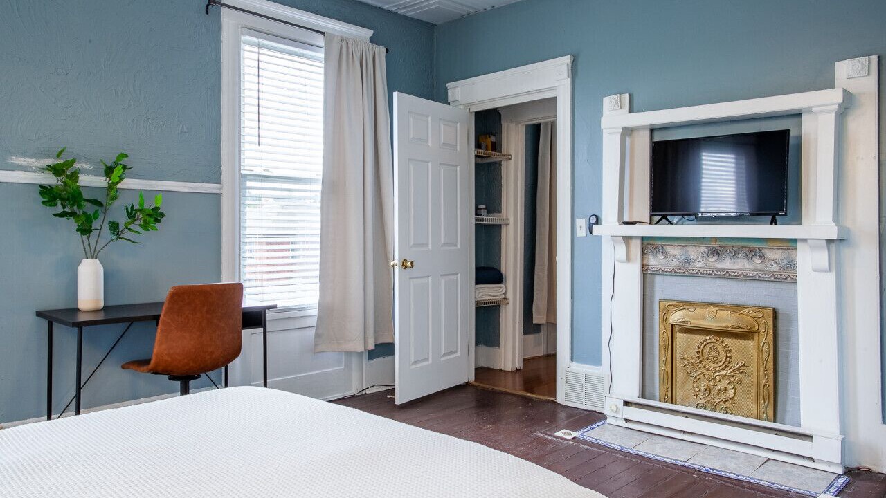 Photo of Bedroom in Knoxville