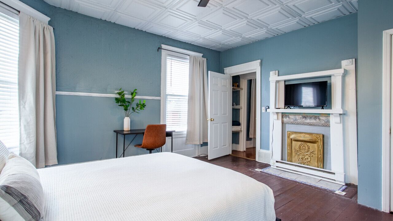 Photo of Bedroom in Knoxville